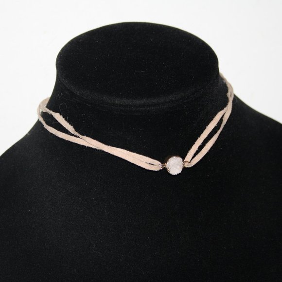 Beautiful tan suede and white druzy choker necklace 12.5-15.5" - Picture 3 of 4